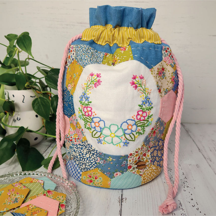 My Bouquet Dilly Bag with pre-printed linen and EPP papers Lillabelle Lane pattern