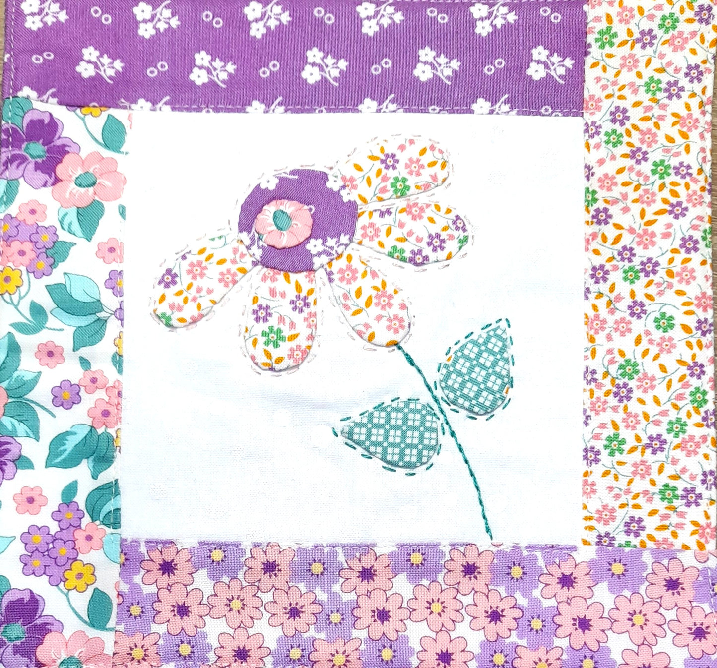 Applique Flower mug rug  'Daisy Day' - Class  Kit