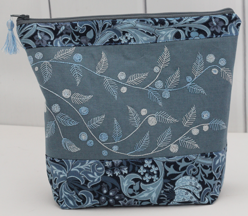 Regal Pochette embroidered pouch iron-on embroidery design Hugs 'N Kisses pattern