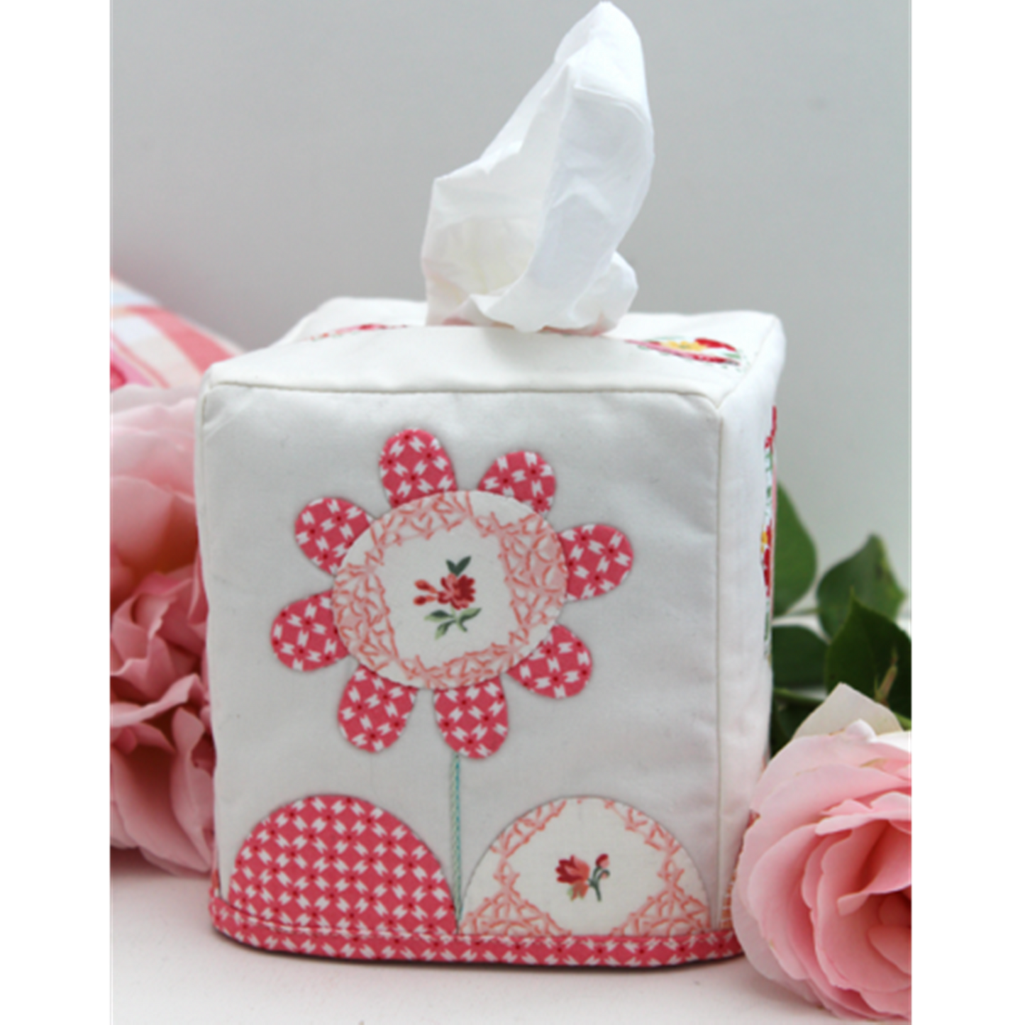 Tissue Box cover Hugs 'N Kisses paper pattern with applique design