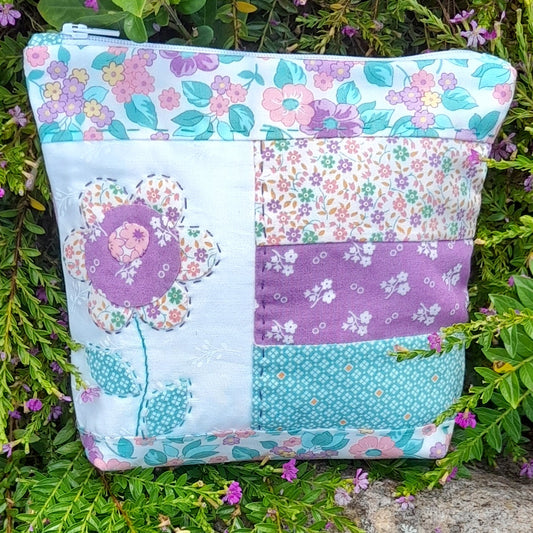 Applique Flower Zipper Pouch - Class Kits
